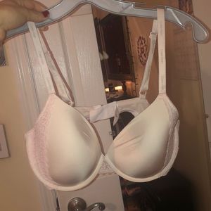 36D Calvin Klein bra, light pink